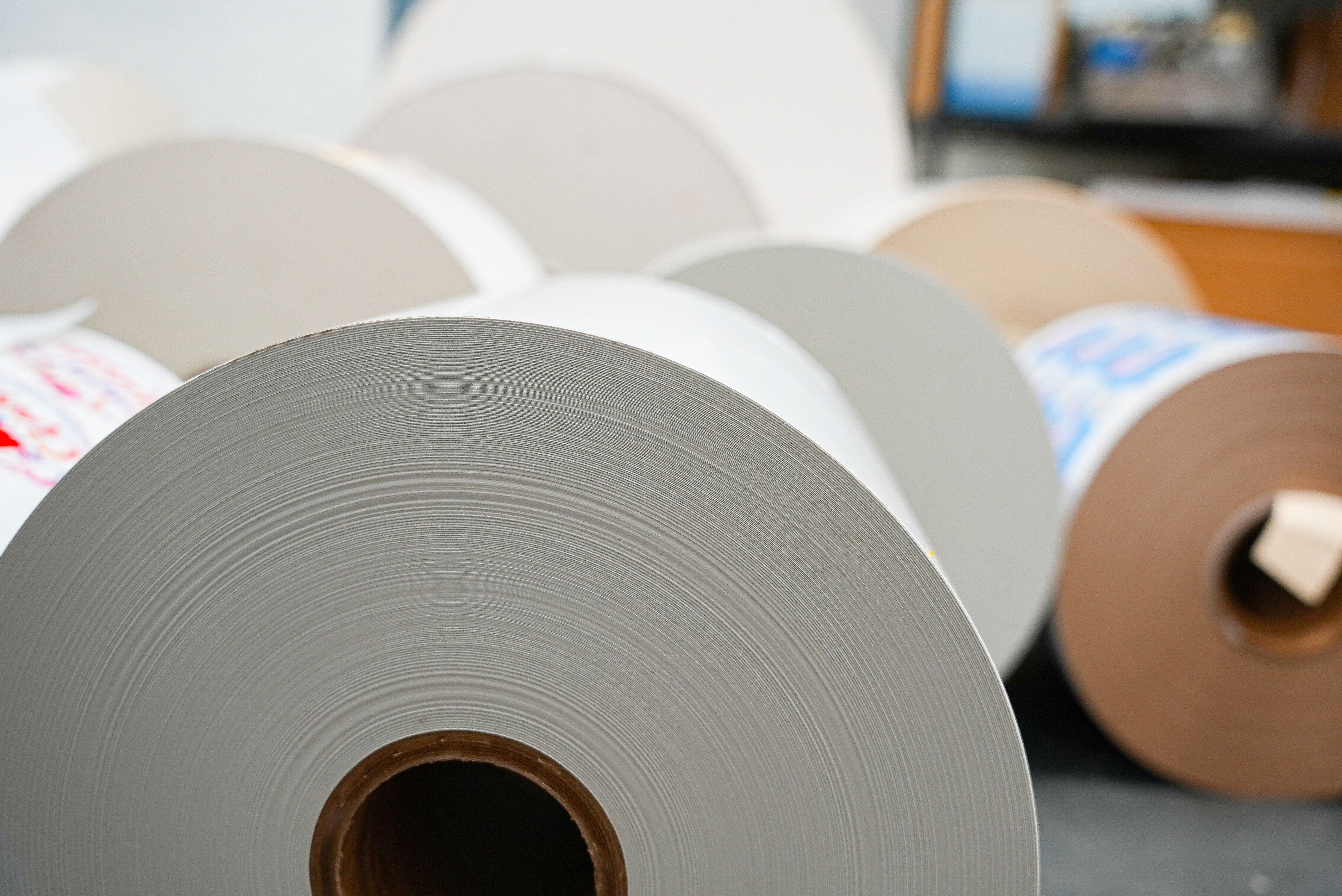 Understanding The Difference Between Cut & Stack Labels And Roll Label ...